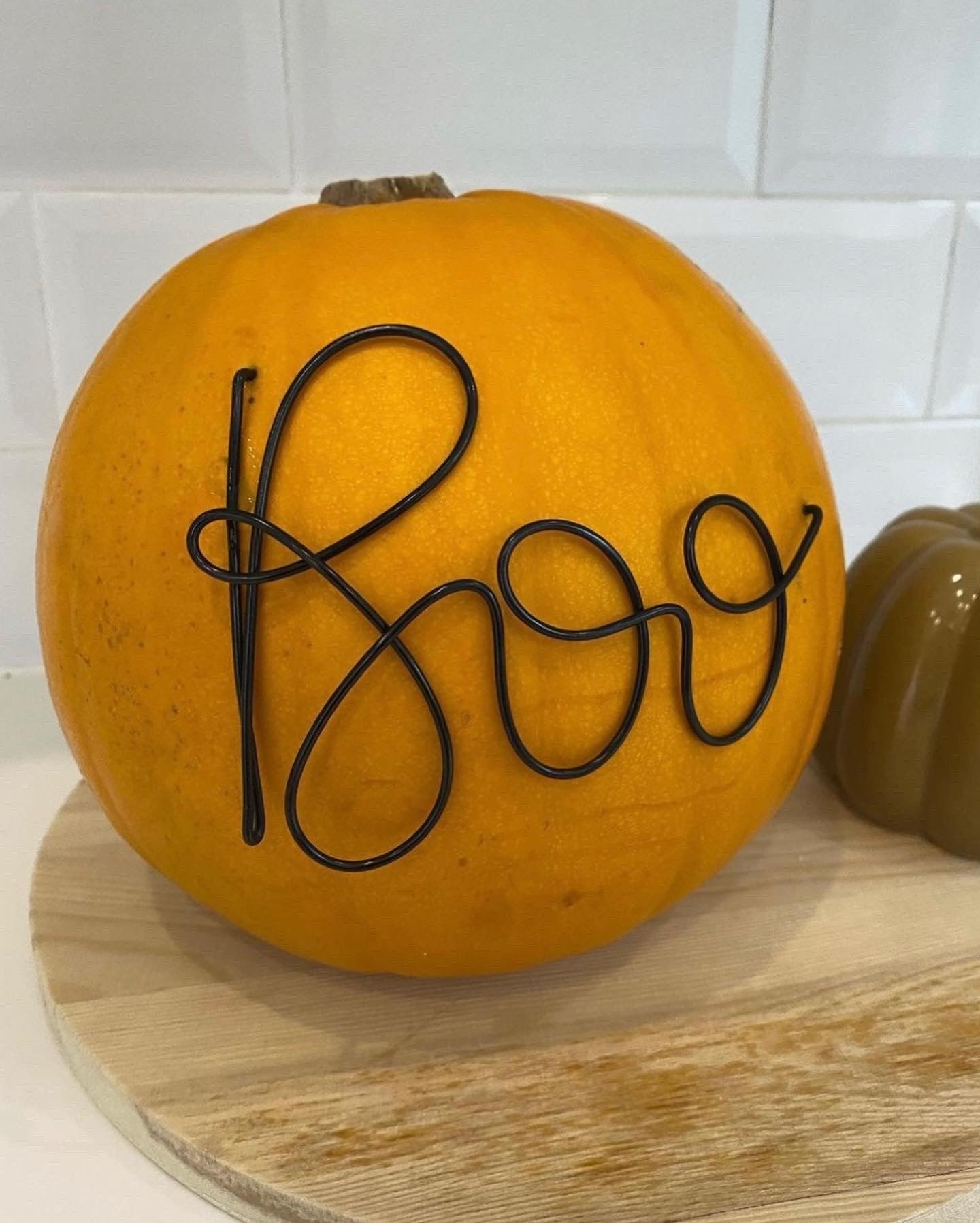 Boo pumpkin wire